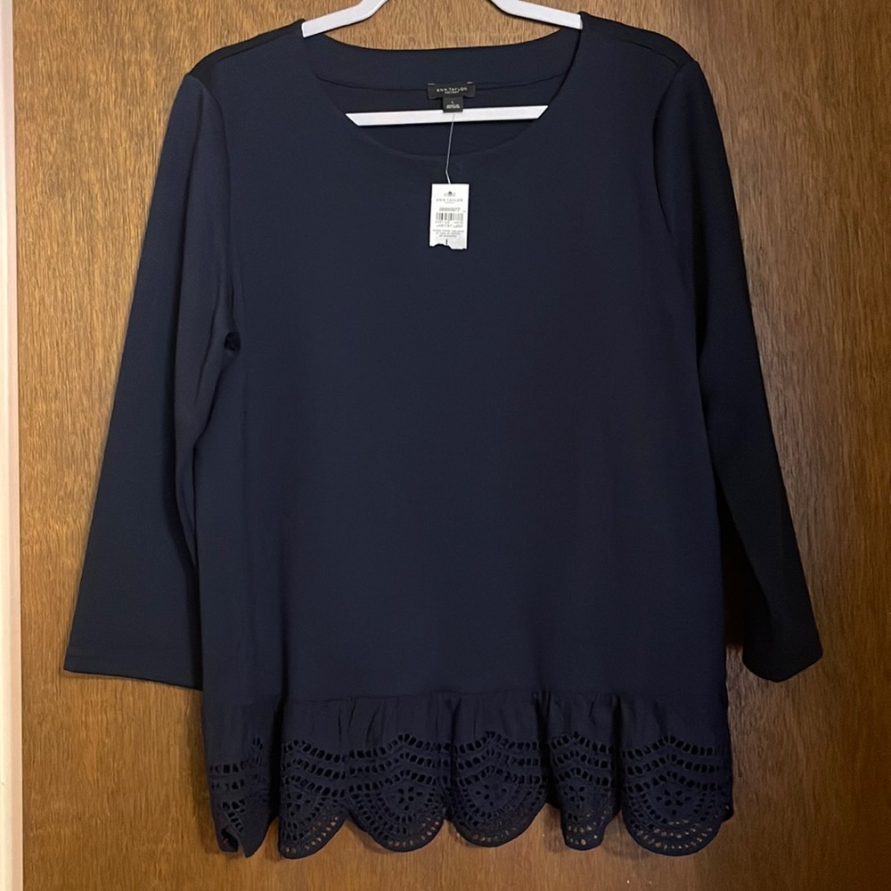 NWT Ann Taylor navy eyelet trim top sz L